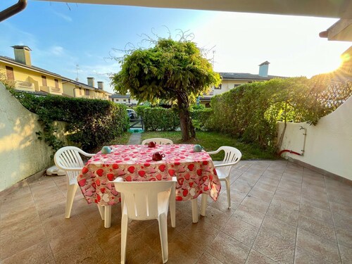 Townhouse With Garden and Shared Pool