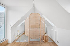 Appartamento, 1 camera da letto, terrazzo, vista città | Soggiorno | TV