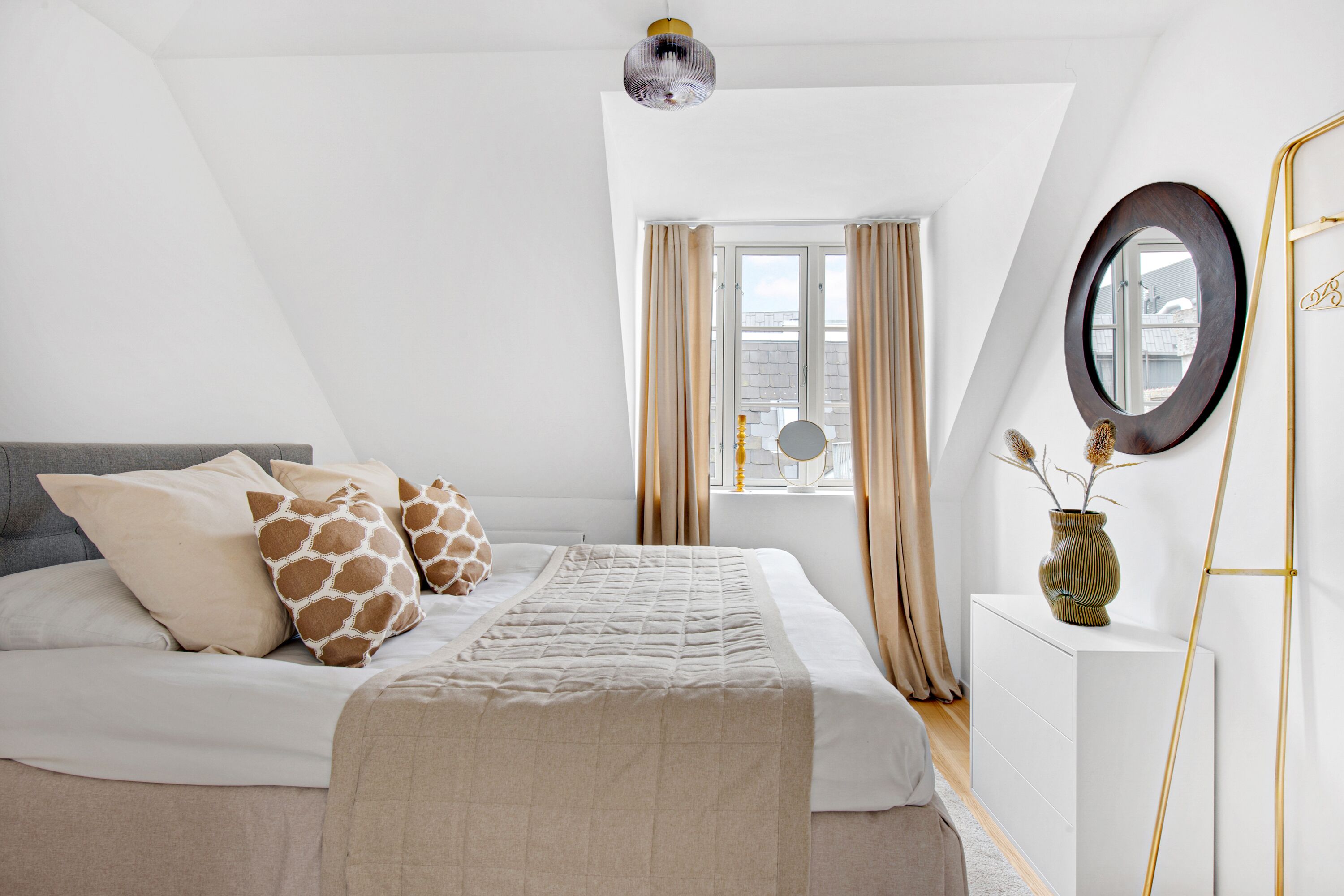 Apartment, 1 Schlafzimmer, Terrasse, Stadtblick | 2 Schlafzimmer, Bügeleisen/Bügelbrett, WLAN