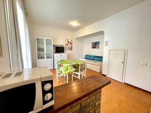 Villa, 2 Schlafzimmer, Balkon, Gartenblick | Innenbereich