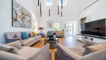 Villa, 3 Bedrooms, Smoking, Private Pool | Interior