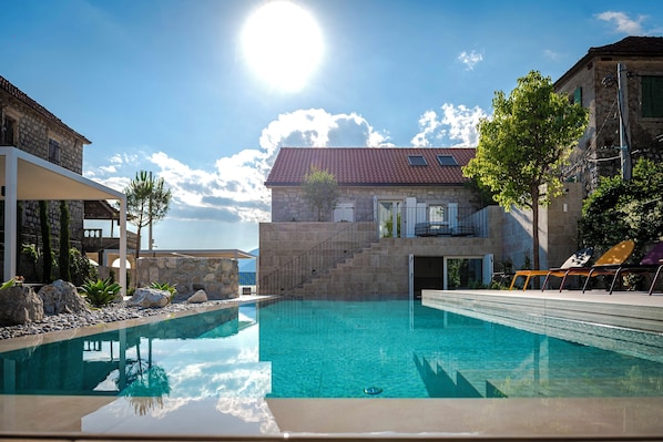 Outdoor pool - Villa Lastva is a Five Star Seafront Luxury Villa With Privite Pool (Tivat)