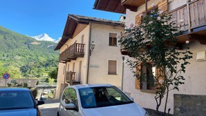 Apartment, 2 Bedrooms, Balcony, City View | Parking - Bright Newly Renovated Apartment Cir Vda Saint-pierre 0014 (Saint-Pierre)