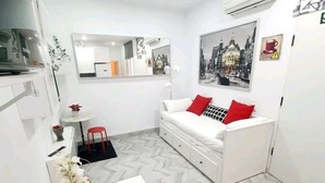Unclassified image, 3 of 10, button - Studio in the Center of Madrid (Madrid)