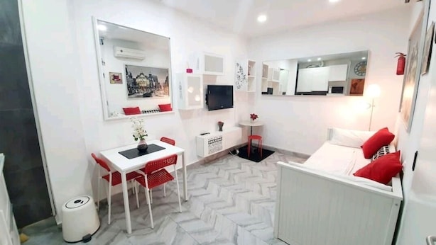 Unclassified image, 1 of 10, button - Studio in the Center of Madrid (Madrid)
