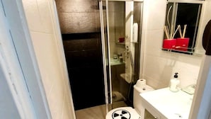 Unclassified image, 5 of 10, button - Studio in the Center of Madrid (Madrid)