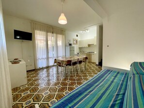 Villa, 2 camere da letto, balcone, vista giardino | 3 camere