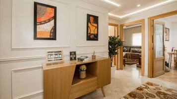 Apartment, 2 Bedrooms, Accessible, Balcony | Lobby