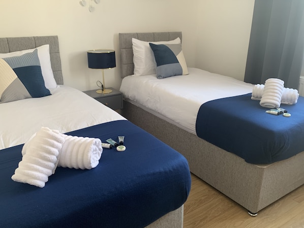 Apartment, 2 Bedrooms | 2 bedrooms, free WiFi, bed sheets