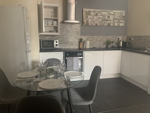 Apartment, 2 Bedrooms | Interior