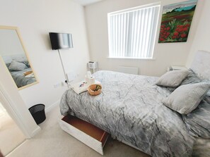 룸, 침실 1개, 정원 전망 | 1 개의 침실, 책상, WiFi