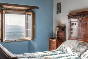 5 Schlafzimmer, Bügeleisen/Bügelbrett, kostenloses WLAN, Bettwäsche