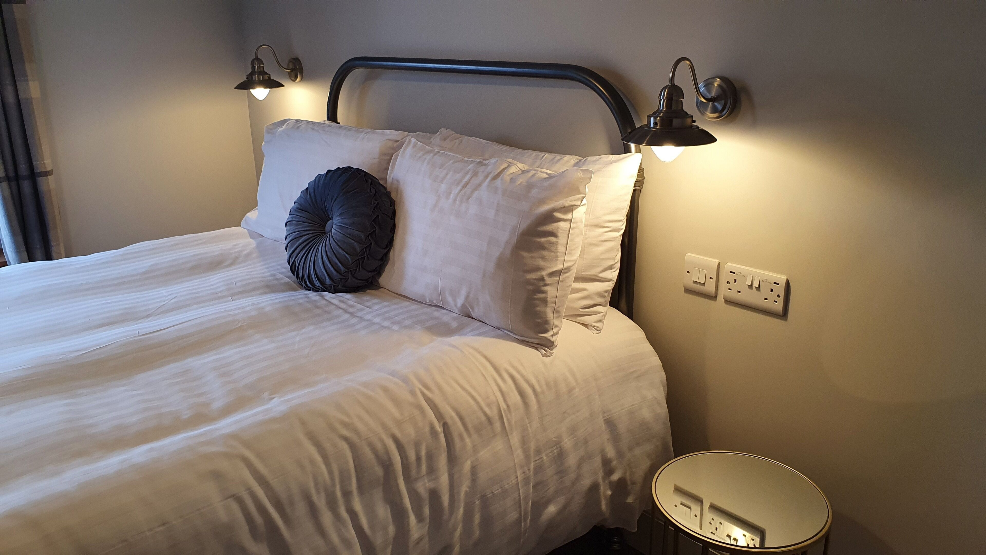 Egyptian cotton sheets, premium bedding, pillowtop beds