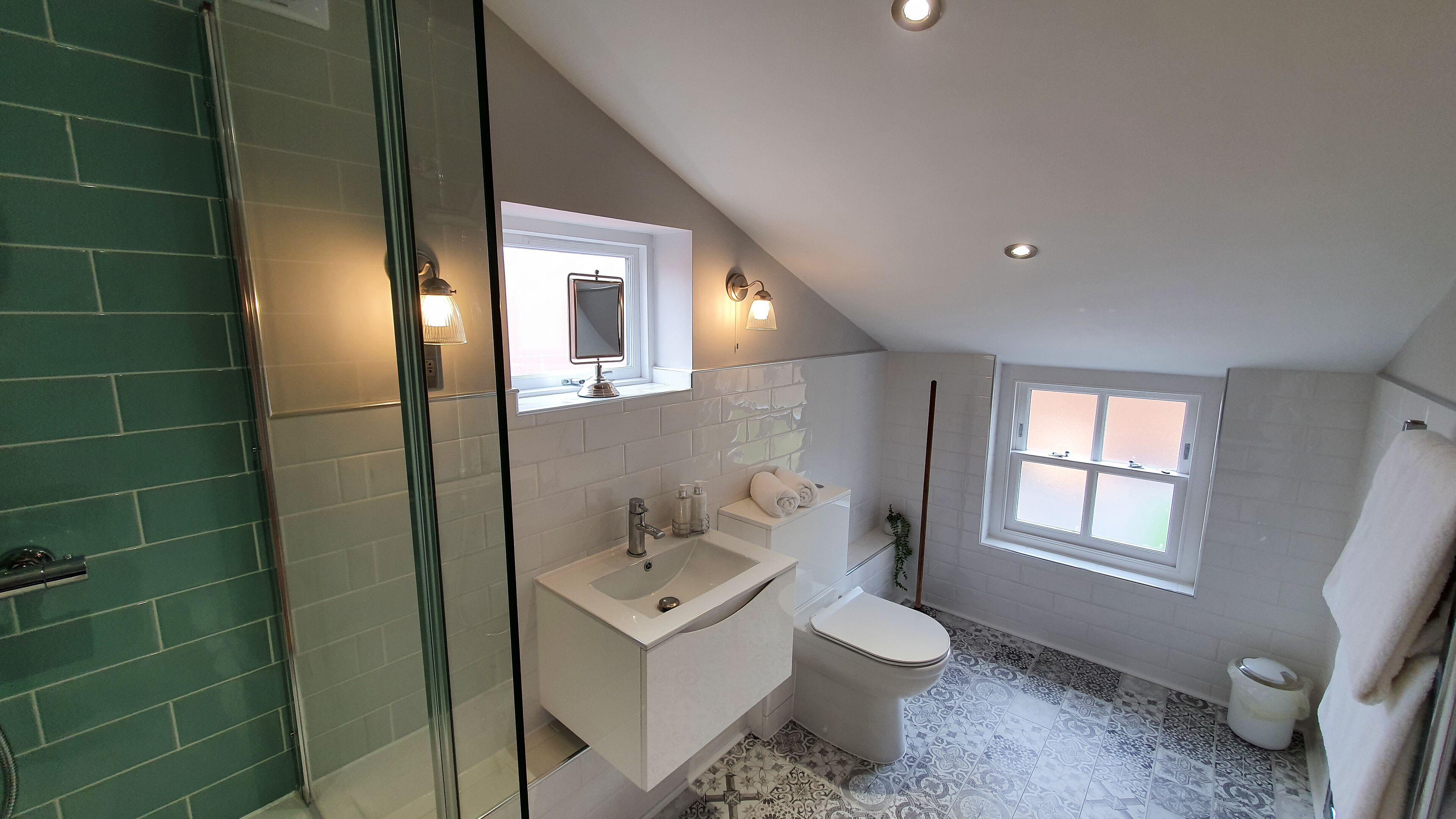 deluxe double or twin room | bathroom | free toiletries, hair dryer, towels, soap