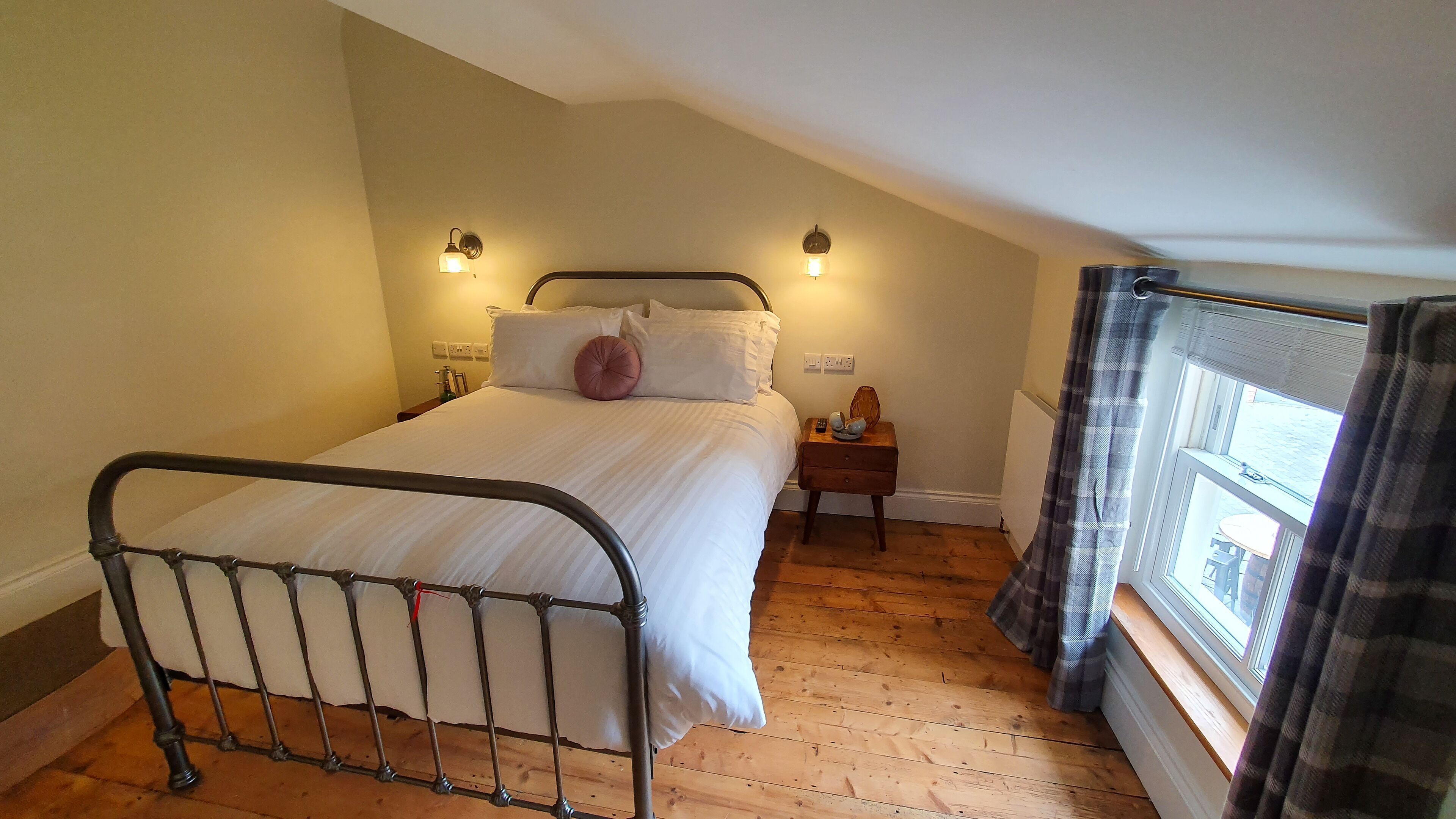 Egyptian cotton sheets, premium bedding, pillowtop beds