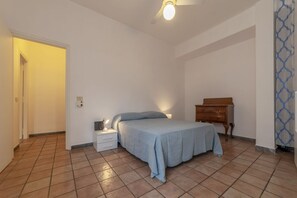 1 bedroom, iron/ironing board, WiFi - GuestHost - Cozy and quiet apartment located on the sixth floor of a building with lift (not suitable for disabled people - some steps to access).In 60 m2 of space it comfortably accommodates two people.The property is located in the San Giovanni area, a (Roma)