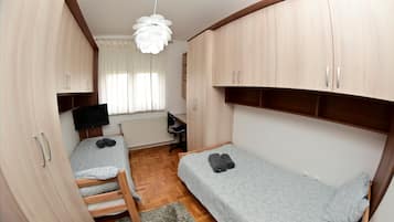 Family Apartment | 2 bedrooms, iron/ironing board, travel cot, free WiFi