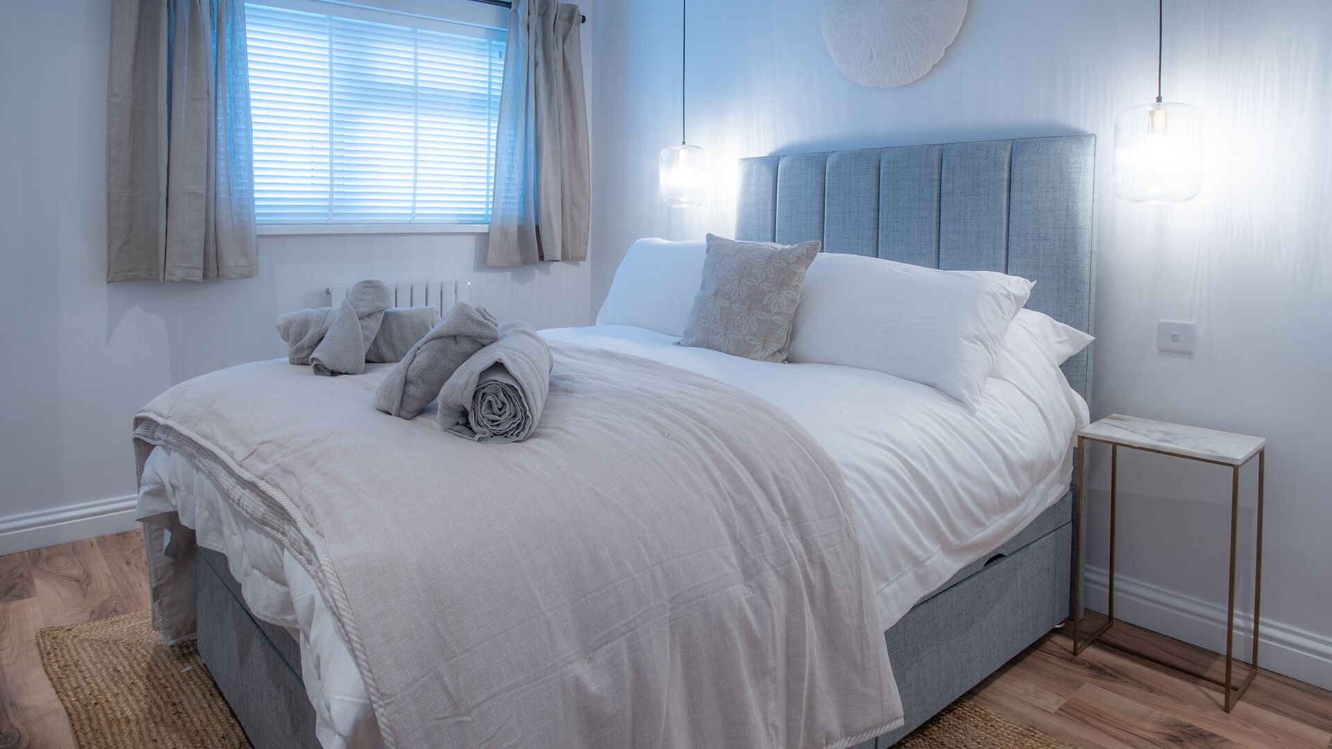 2 chambres, fer et planche à repasser, Wi-Fi gratuit, draps fournis