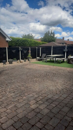 Property grounds - Impeccable 5-bed House in Stockton-on-tees (Stockton-on-Tees)