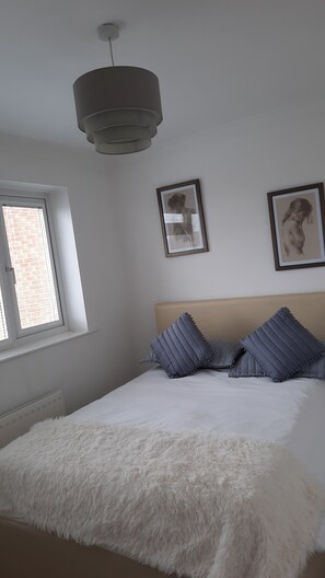 6 bedrooms, iron/ironing board, free WiFi, bed sheets - Impeccable 5-bed House in Stockton-on-tees (Stockton-on-Tees)