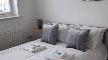 6 bedrooms, iron/ironing board, free WiFi, bed sheets