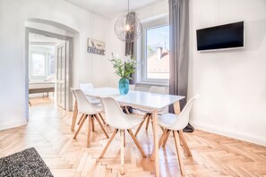 Pink Fridge Top 5 | Servicio a la habitación