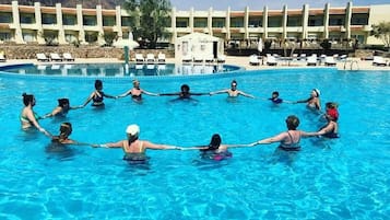 3 outdoor pools
