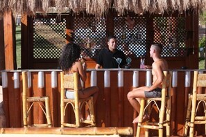 4 か所のバー / ラウンジ