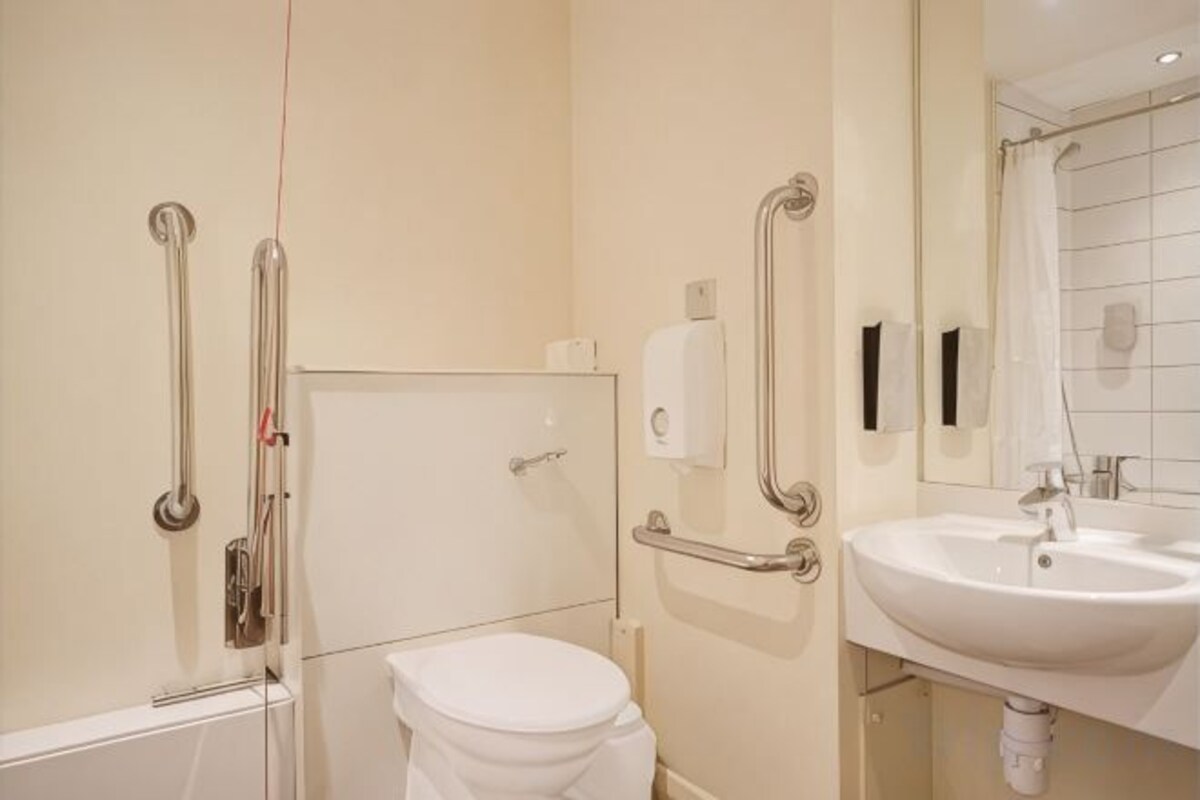 Standard Family Of 3 Room