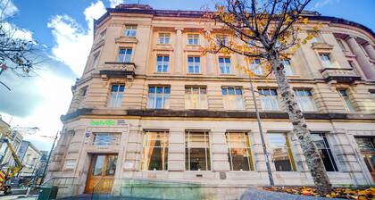 Belvilla Newport City Centre Hotel - Lifestyle