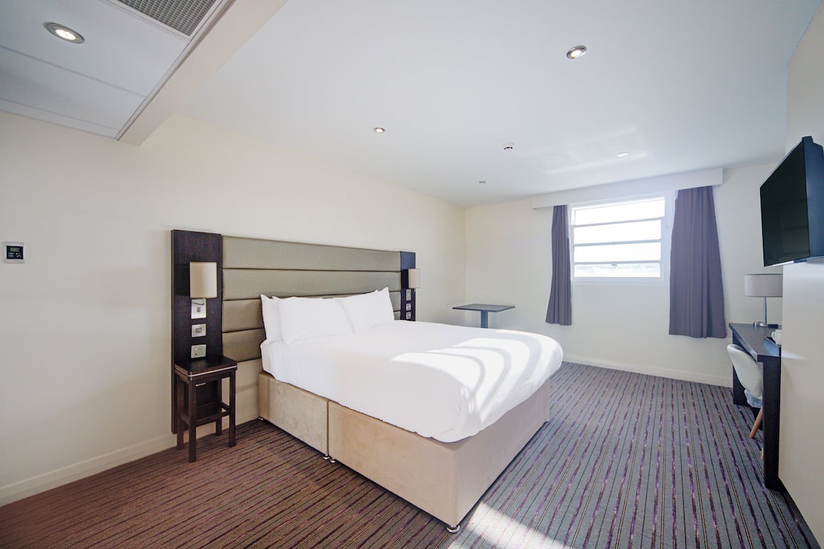 Accessible Double Room | 办公桌、熨斗/熨衣板、婴儿床、免费 WiFi