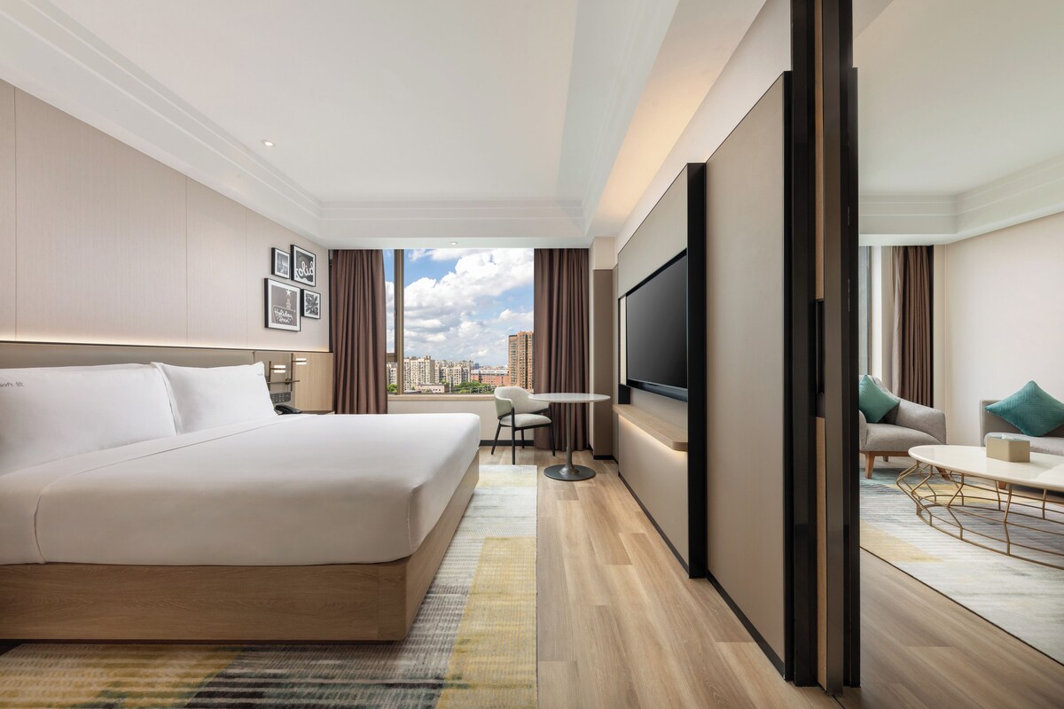 Suite, 1 chambre (Bathtub) | Literie de qualité supérieure, couette en duvet d'oie, bureau