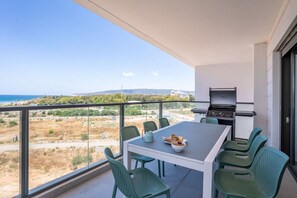 Studio | Front of property - Stylish Seaside Escape with Balcony by Sea N' Rent (Nahariya)