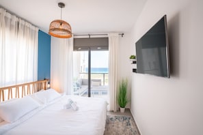 Apartment | 4 bedrooms, free WiFi