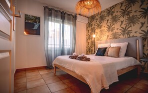 2 bedrooms, iron/ironing board, free WiFi, bed sheets