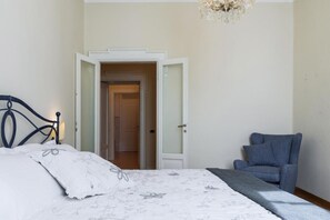 Leilighet – city | 2 soverom, sengetøy av topp kvalitet, dundyner og strykejern/-brett