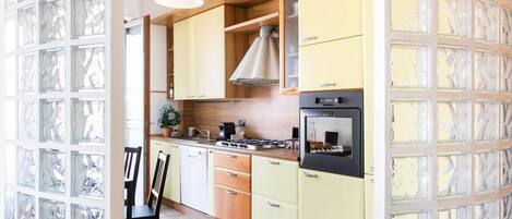 Horno, placa de cocina, lavavajillas, tostadora