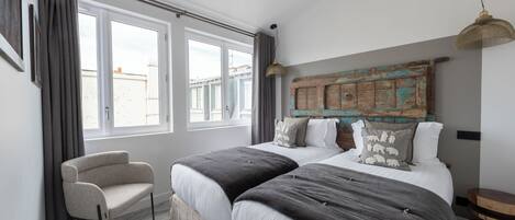 3 slaapkamers, een kluis op de kamer, een strijkplank/strijkijzer