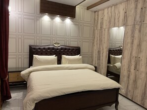 3 bedrooms, WiFi, bed sheets