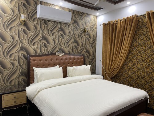 Royal Three Bed Room Villa Dha Phase 6