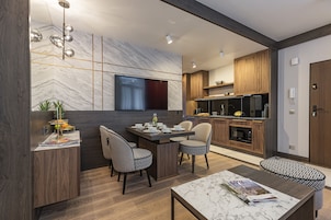 Deluxe Apartment | Living area