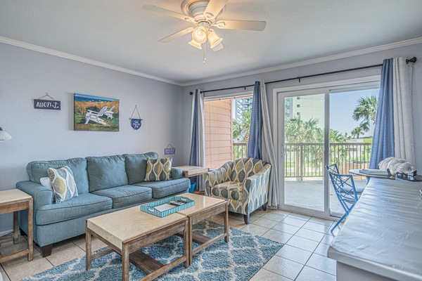 Spacious Living Room with Queen Size Pull Out Sofa.