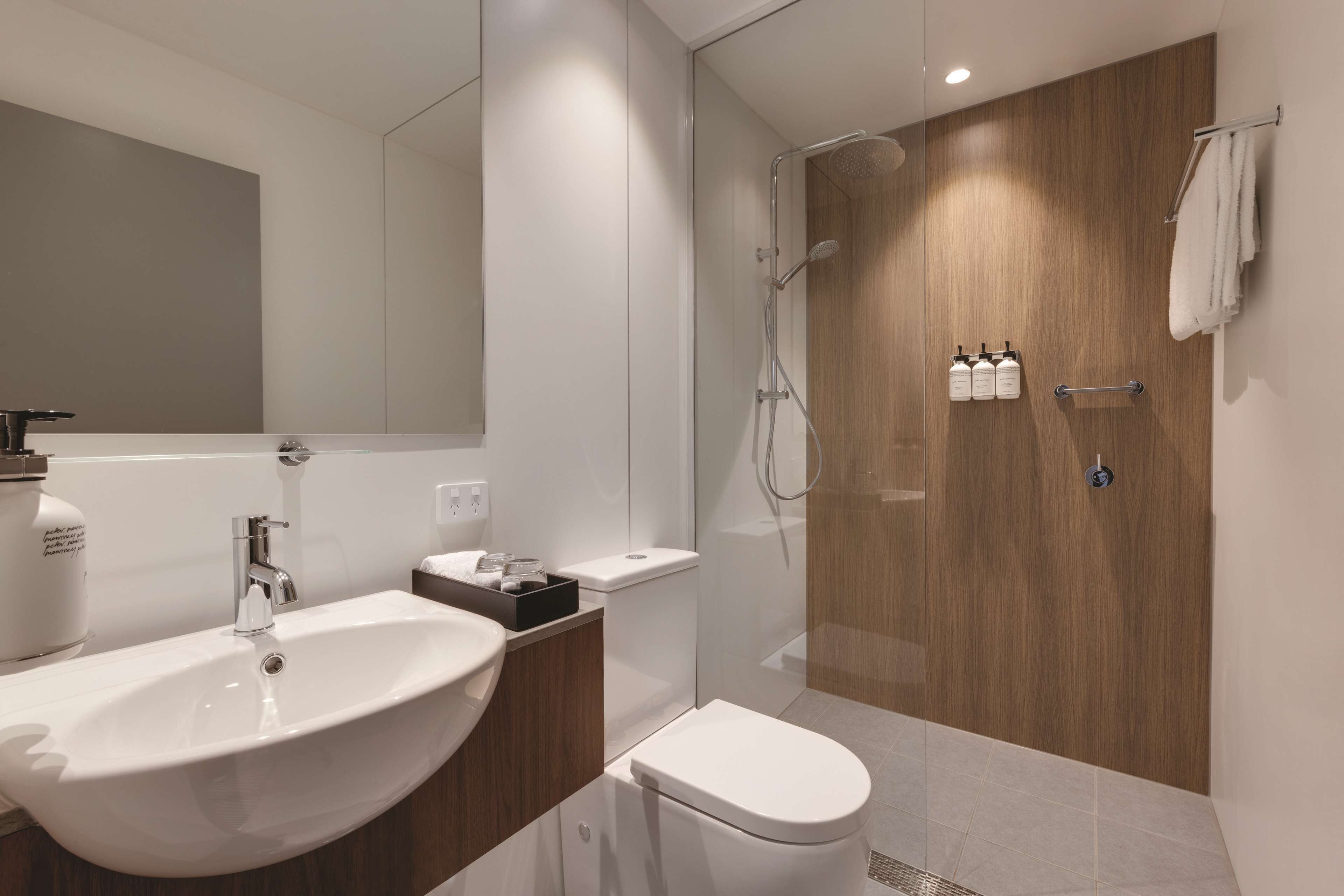 iron/ironing board, travel cot, wifi, bed sheets