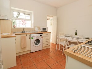 Ferienhaus | Eigene Küche | Kühlschrank, Kochgeschirr/Geschirr/Besteck