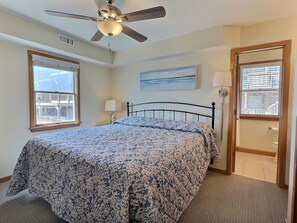 2 bedrooms, internet, bed sheets