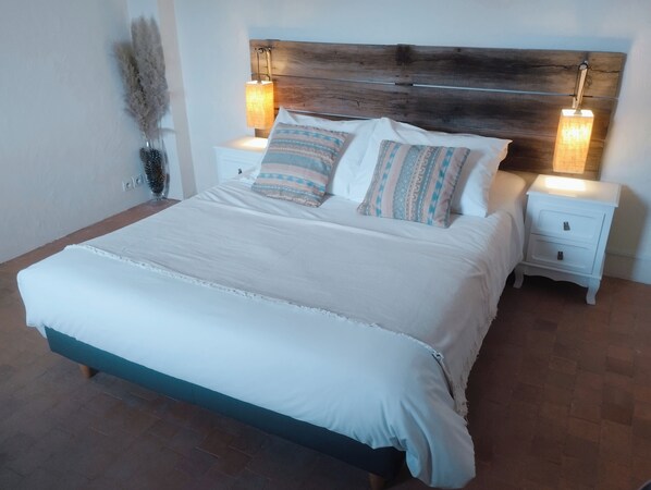 1 chambre, chambres insonorisées, fer et planche à repasser