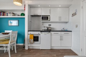 House - Swn Y Tonnau - Sea Front Apartment Spectacular Sea Views Parking Direct Beach Access (Saundersfoot)