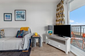 1 bedroom - Swn Y Tonnau - Sea Front Apartment Spectacular Sea Views Parking Direct Beach Access (Saundersfoot)