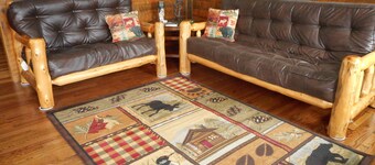 Post and beam cabin with queen size  and bunk