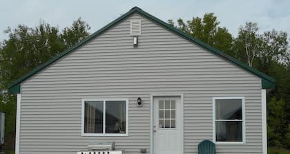 Post and beam cabin with queen size and bunk